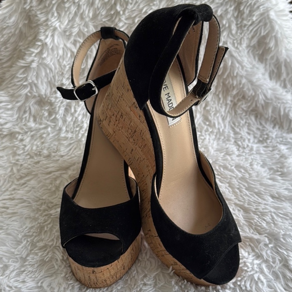 Steve Madden Black Wedge Sandals Size 7.5